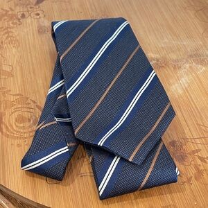 Isaia 7 Fold Silk Men's Navy Tie with White and Tan Stripes